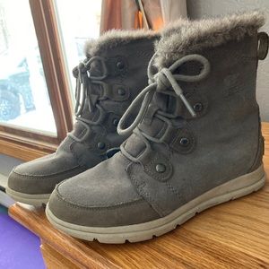 Sorel Winter Booties. Size 8 Women’s. Gray.